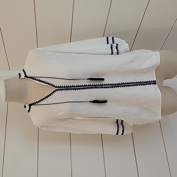 REBA medium white cotton pull over blouse with navy tassles - Picture 1 of 5